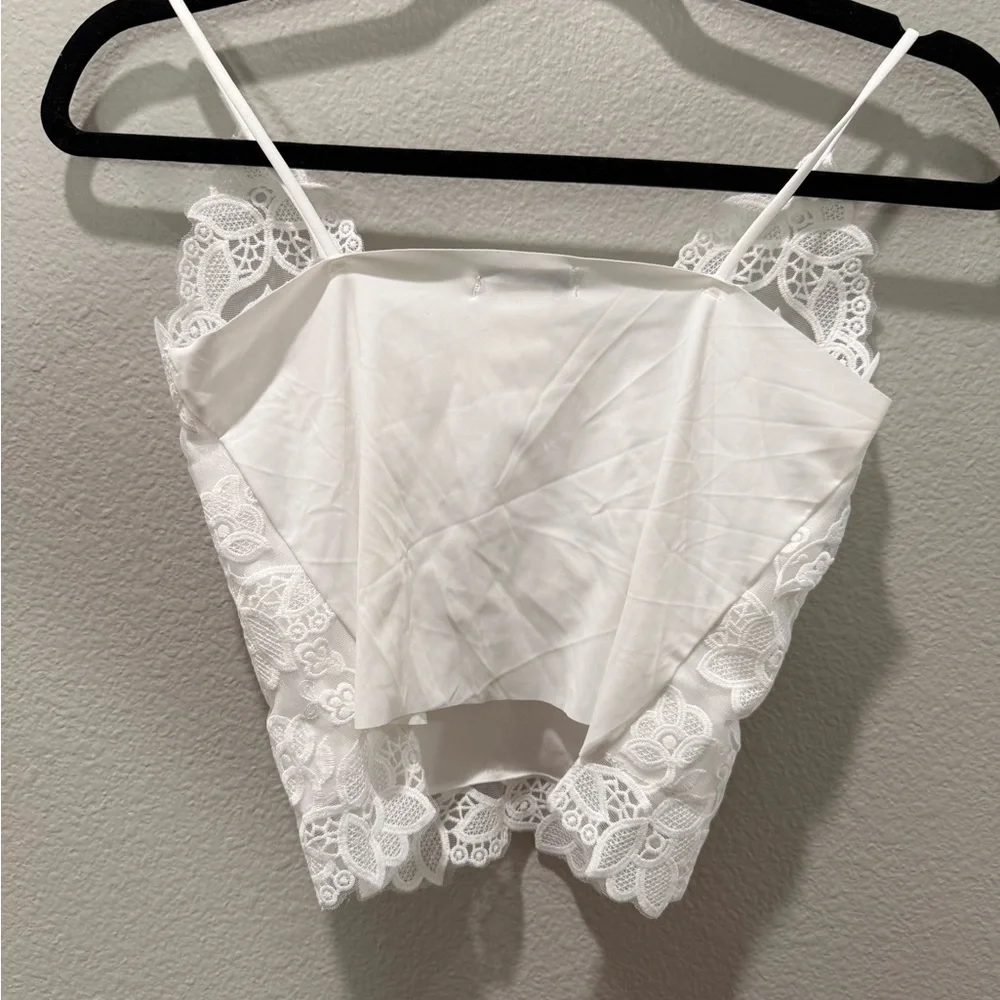 Nali Collection Gorgeous White Lace Lined Cami w/ Adjustable Spaghetti Straps - Picture 3 of 3